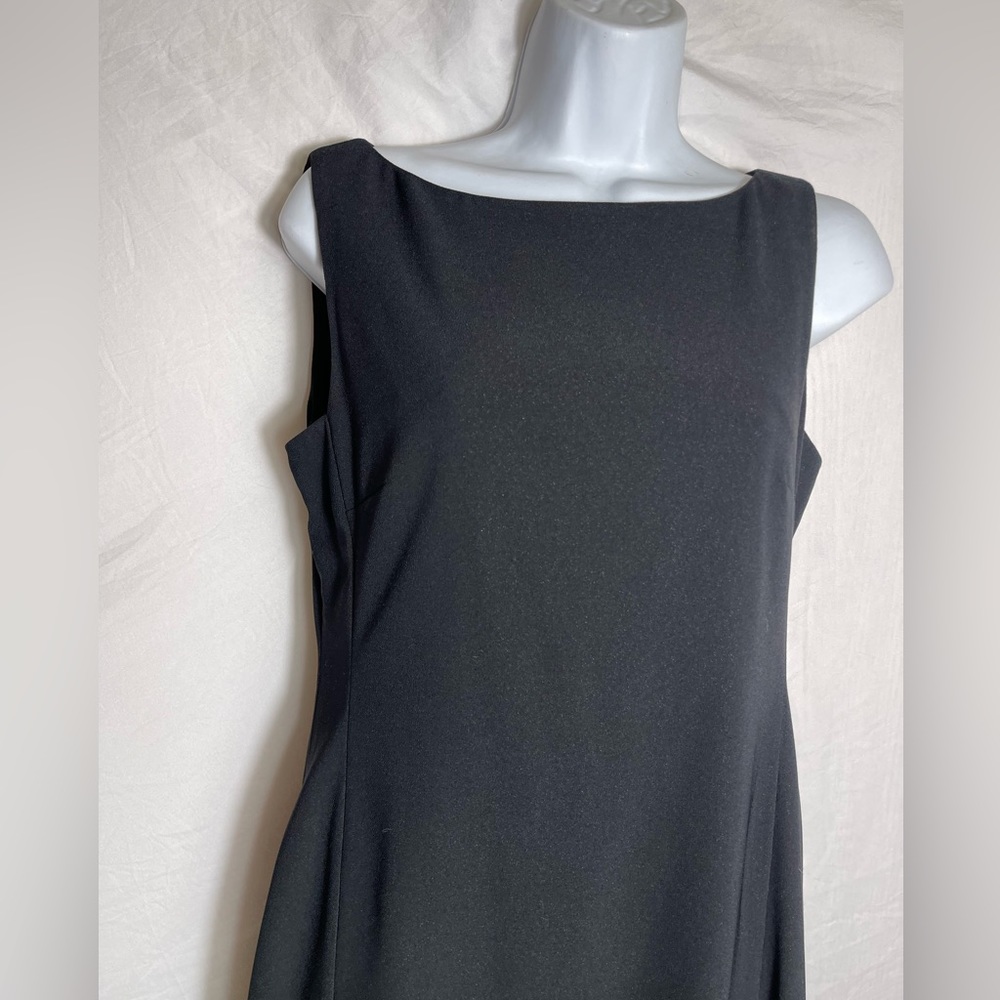 Size 6 BCBG MAXAZRIA stunning black dress with bright pink inner lining! - Picture 2 of 5